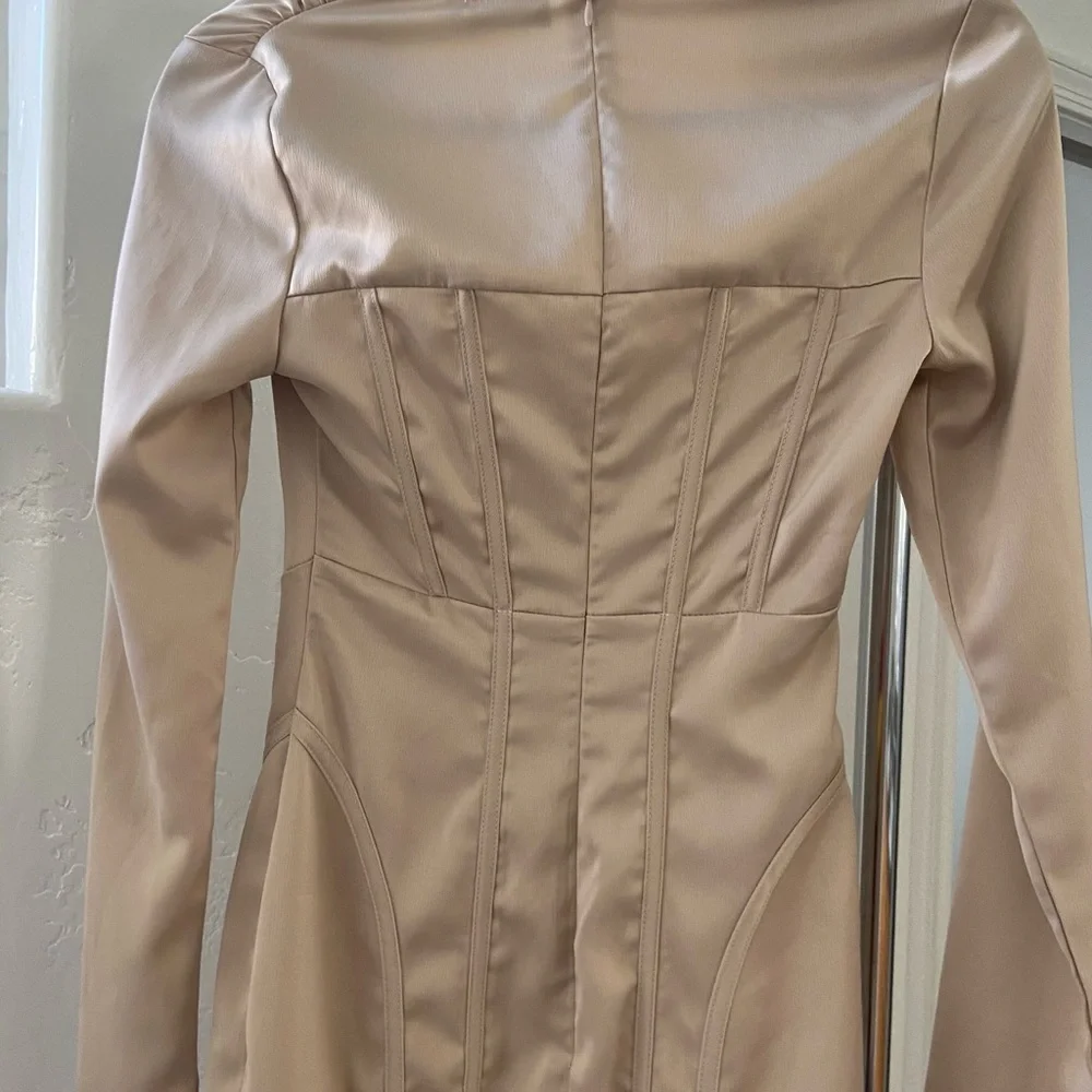 NWOT Pretty Little Thing champagne dress - Size 2 - Picture 4 of 7